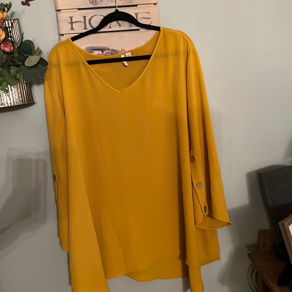 Mustard colored Cato 26/28 blouse